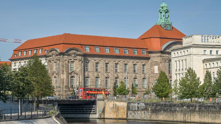 Das Wirtschaftsministerium lässt ein nachgeordnetes Bundesamt Außenstellen in Sachen und Sachsen-Anhalt eröffnen.