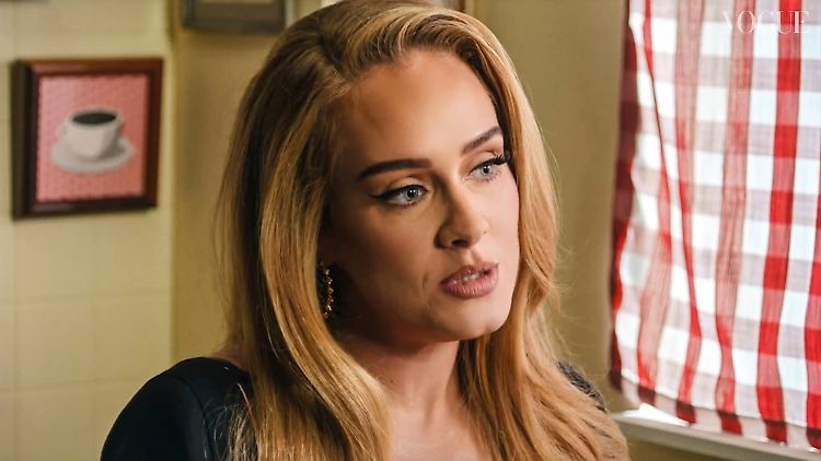 Adele hat bislang weit mehr als 100 Millionen Platten verkauft.