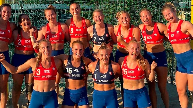Diese Hosen waren dem Handballverband IHF im Sommer zu lang - die Mannschaft wurde mit einer Geldstrafe belegt.