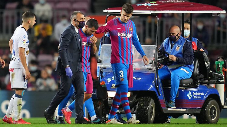 Agüero konnte den Platz selbst verlassen. Danach ging es direkt ins Krankenhaus.
