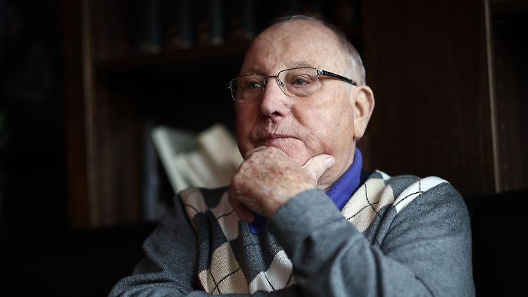Am Freitag wird die HSV-Legende 85 Jahre alt.