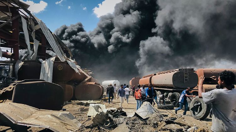 Luftangriff auf die Hauptstadt der Region Tigray. USA werfen der Regierung Verletzungen der Menschenrechte vor. 