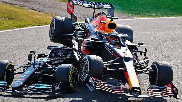 Beim Crash in Monza rettete der Cockpitschutz Halo Hamilton vor schweren Verletzungen.