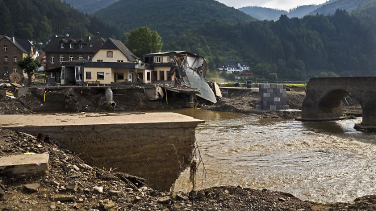Flutkatastrophen wie im Sommer in Rheinland-Pfalz und Nordrhein-Westfalen könnten künftig deutlich öfter auftreten - weltweit.