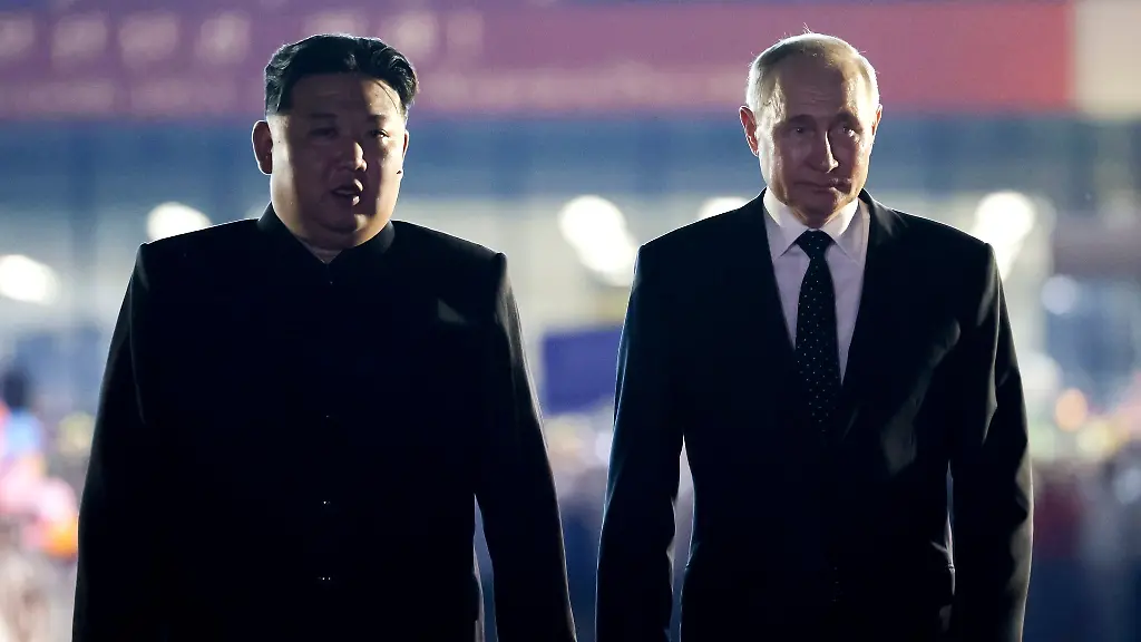 Kremlchef-Wladimir-Putin-und-Nordkoreas-Machthaber-Kim-Jong-Un-haben-im-Juni-auch-gegenseitigen-militaerischen-Beistand-vereinbart-wenn-eines-der-beiden-Laender-angegriffen-wird