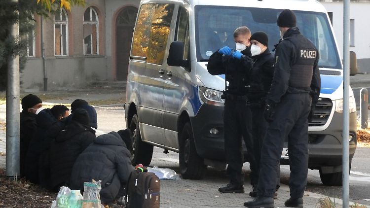 Pro Tag überqueren unerlaubt 120 bis 280 Migranten die deutsch-polnische Grenze. Das Problem sieht die Gewerkschaft der Polizei aber eher an der Grenze zwischen Polen und Belarus.