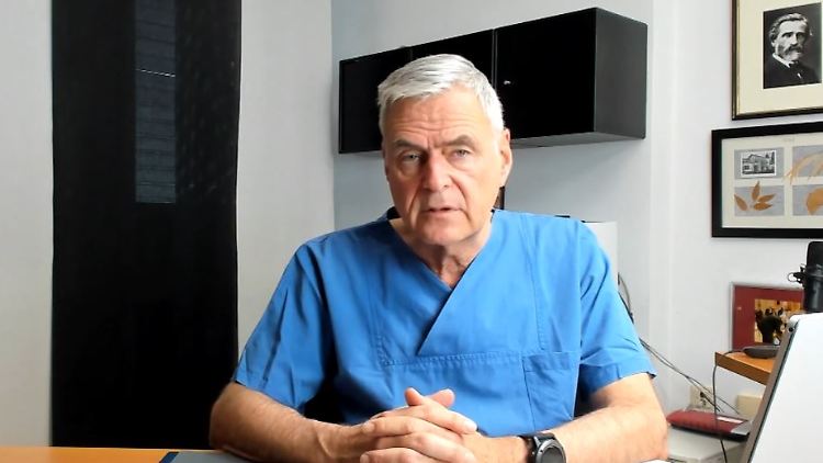 Prof. Dr. med. Uwe Janssens ist Chefarzt der Klinik für Innere Medizin und Internistische Intensivmedizin am St.-Antonius-Hospital in Eschweiler.