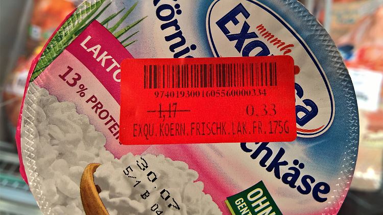 Die Leute dürfen beim Einkauf künftig selber rechnen: Komplizierte Neubepreisungen sollen ab Mai nicht mehr Pflicht sein.
