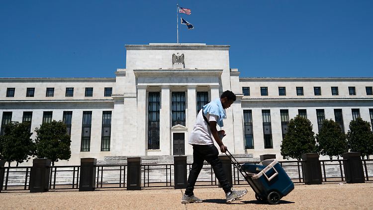 Die Fed will nach den enormen Hilfsprogrammen ihre Geldpolitik straffen.