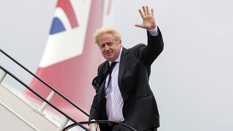 Für seinen Privatjet-Trip steht Johnson in der Kritik.