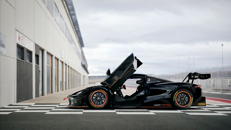 Auch wenn man aus dem McLaren 720S GT3X ausgestiegen ist, möchte man weiter dem Ruf folgen: "Go Baby,go!"