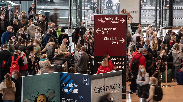 Mehr als 50.000 Fluggäste wurden an diesem Freitag am BER erwartet.