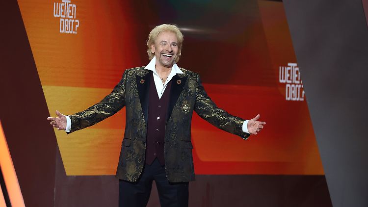 Er ist zurück - Gottschalk lädt für einen Abend wieder in sein TV-Wohnzimmer.