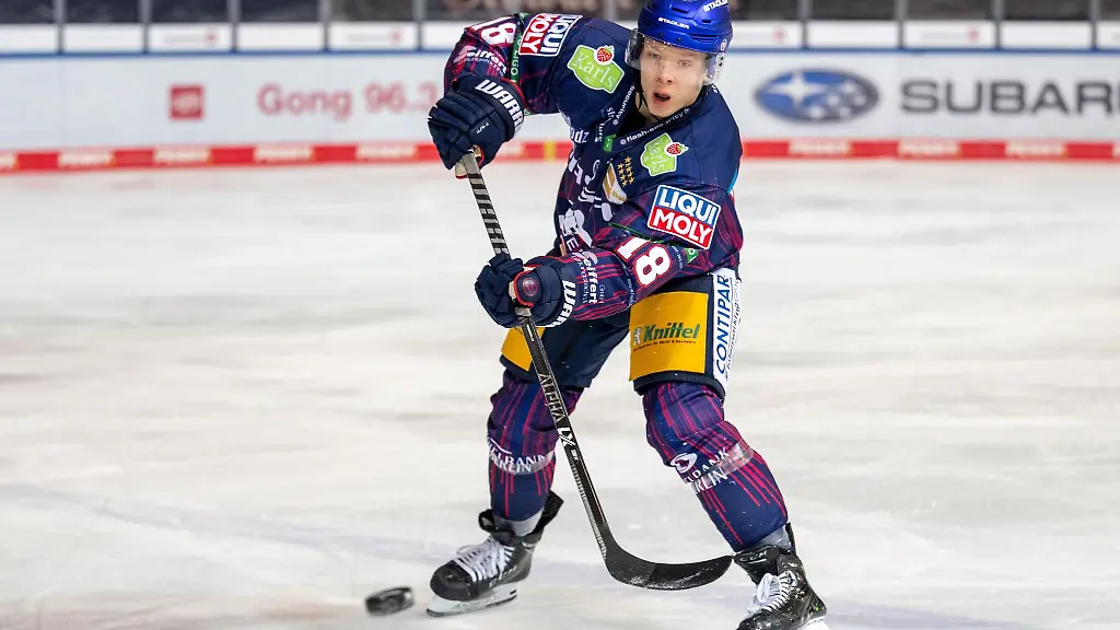 Nationalspieler-Jonas-Mueller-erzielte-in-der-Overtime-den-Siegtreffer-der-Eisbaeren-gegen-Wolfsburg