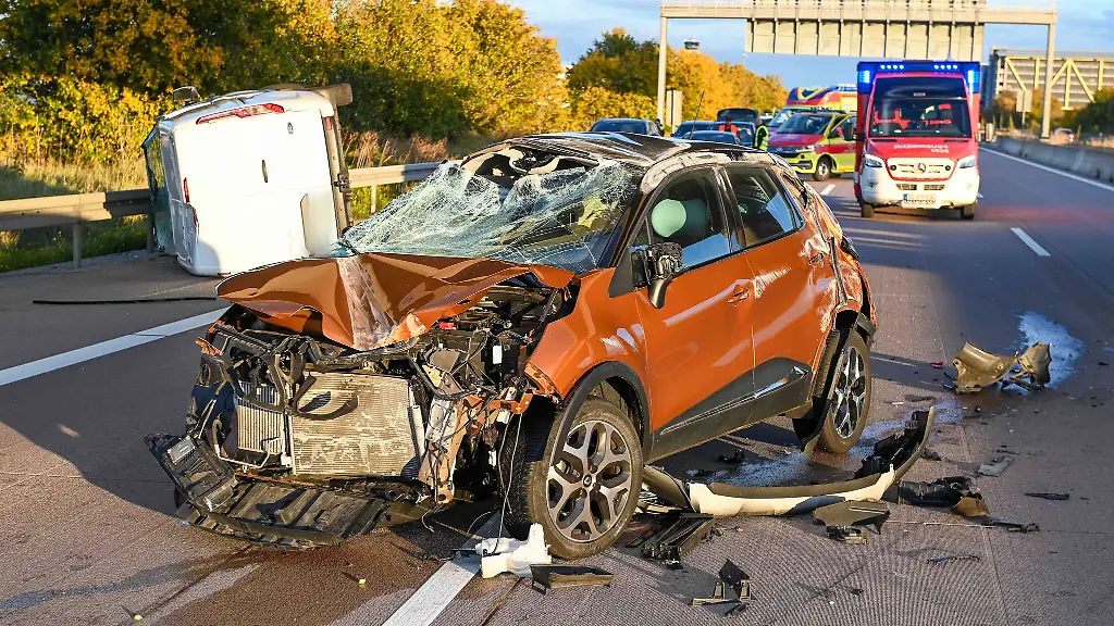 Ein-Mensch-starb-bei-dem-Unfall