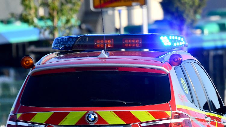 Der Junge kam nach der Tat ins Krankenhaus, seine Verletzungen sind schwer, aber nicht lebensbedrohlich. 