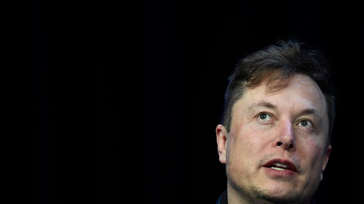 Elon Musk ist "Bloomberg" zufolge 338 Milliarden Dollar schwer.