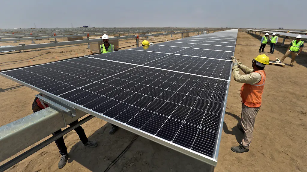 2024-10-14T083612Z-65478578-RC2V47AEI2RY-RTRMADP-3-INDIA-RENEWABLES