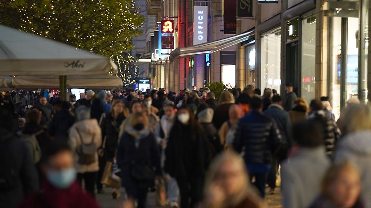 Einer HDE-Umfrage unter 450 Unternehmen aller Branchen, Größenklassen und Standorte zeigt, dass 45 Prozent der Händler Umsatzsteigerungen im Vergleich zum Vorjahr erwarten.