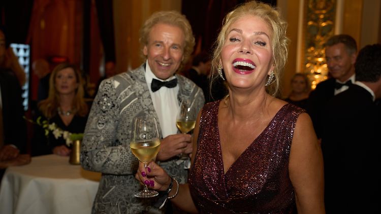 Gottschalk und Mroß genießen ihre Liebe. 