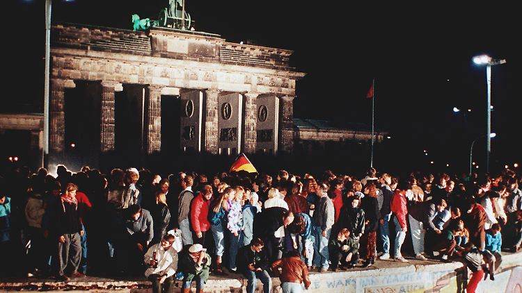 Am 9. November 1989 fiel die Berliner Mauer. Das Ende der DDR war besiegelt.