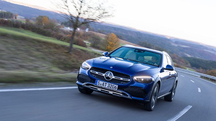 Der Kühlergrill des Mercedes C-Klasse All-Terrain ist ein entscheidender Unterschied zu den anderen T-Modellen.