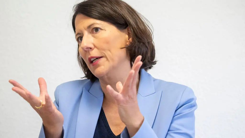 Auch-die-Laender-muessten-schauen-wie-sich-der-immense-Sanierungsstau-bei-der-Infrastruktur-bewaeltigen-laesst-sagt-Daniela-Schmitt-Das-ist-auch-eine-Frage-des-Amtsverstaendnisses