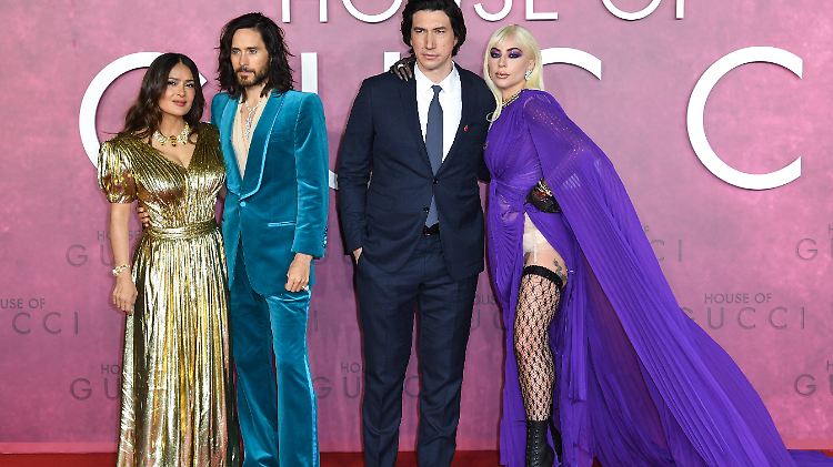 Auch Gagas Co-Stars Salma Hayek, Jared Leto (2.v.l.) und Adam Driver waren in London mit von der Partie.