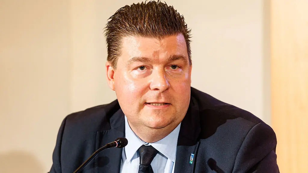 Hamburger-SPD-Bezirkschef-Dressel-stellt-sich-hinter-Oezoguz