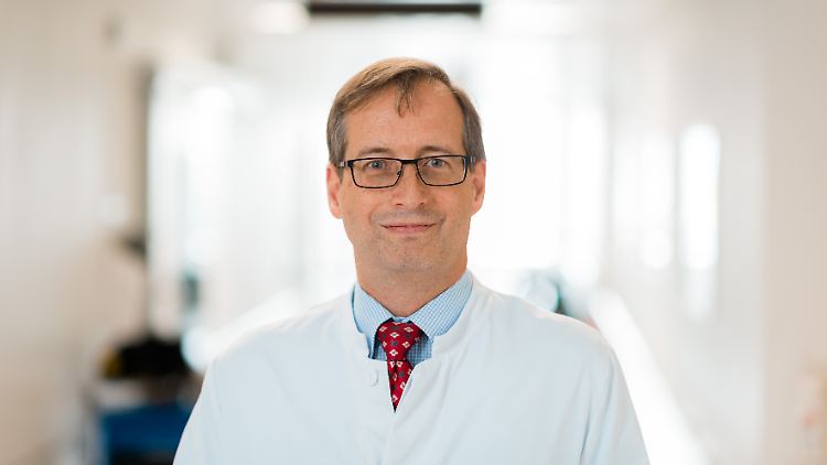 Oliver Witzke muss immer wieder zwischen medizinisch erwünschter Wirkung und unerwünschter Nebenwirkung abwägen.