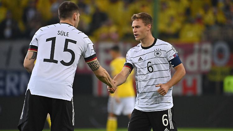 Süle und Kimmich sind beide in Quarantäne - der eine trotz Impfung, der andere wohl wegen fehlender Impfung.