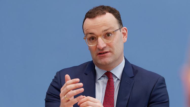 Einen Monat lang wurden Schnelltests nicht mehr kostenlos angeboten. Jetzt plant Gesundheitsminister Jens Spahn, die kostenlosen Bürgertests voraussichtlich bis März 2022 wieder einzuführen.