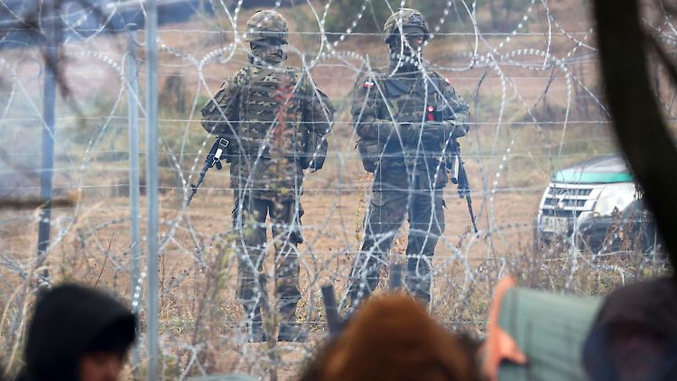 Polnische Soldaten an der Grenze zu Belarus.