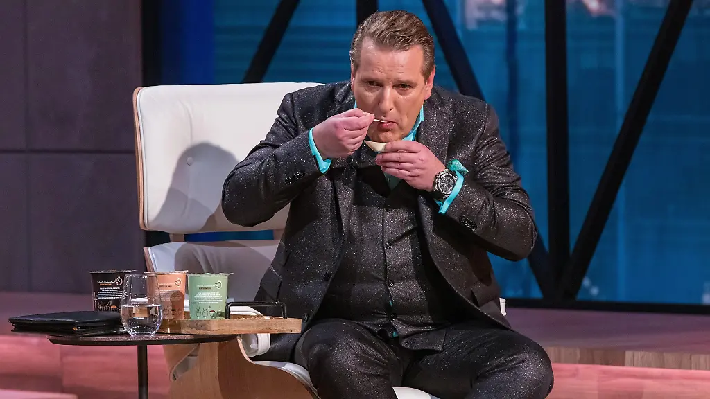 Ralf-Duemmel-testet-das-Instantfood-aus-dem-Hause-Bulgurcups