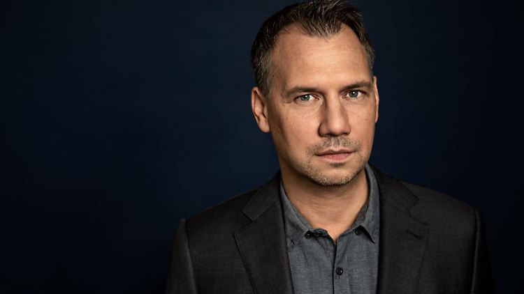 Sebastian Fitzeks Traum war es, Musiker zu werden. In seinem neuen Bestseller "Playlist" lässt er ihn als Schriftsteller wahr werden.