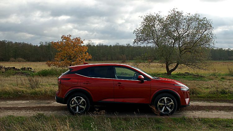 Etwas müde bei wenig Drehzahlen zeigte sich der Nissan Qashqai bei Leistungsabruf dann trotz 12-Volt-Architektur recht durstig.