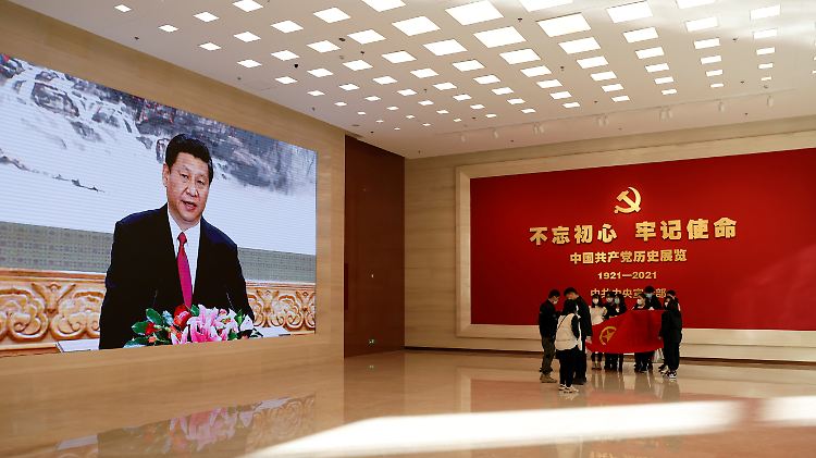 Fortan auch offiziell der einzige Lenker und Denker Chinas: Parteichef Xi Jingping.