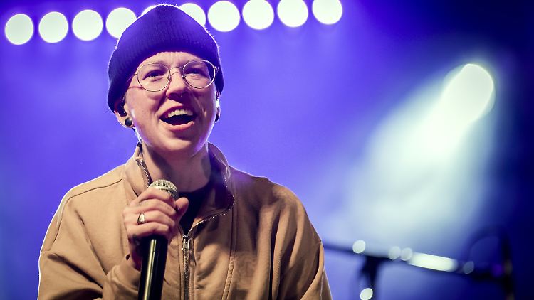 Eine der Künstlerinnen bei den "Back on Tour"-Shows: Stefanie Heinzmann.