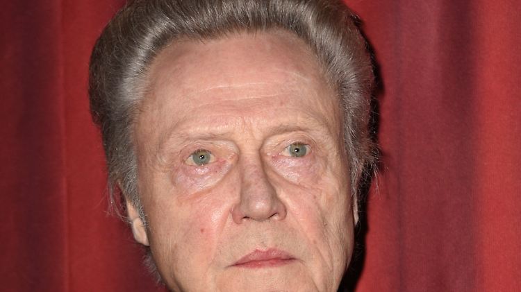 Oscarpreisträger Christopher Walken verkörpert in "The Outlaws" einen Kleinkriminellen - in dieser Rolle übermalt er ein Kunstwerk von Banksy.