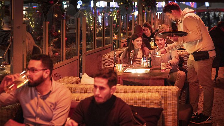 Die 7-Tage-Inzidenz in den Niederlanden liegt derzeit bei über 500.