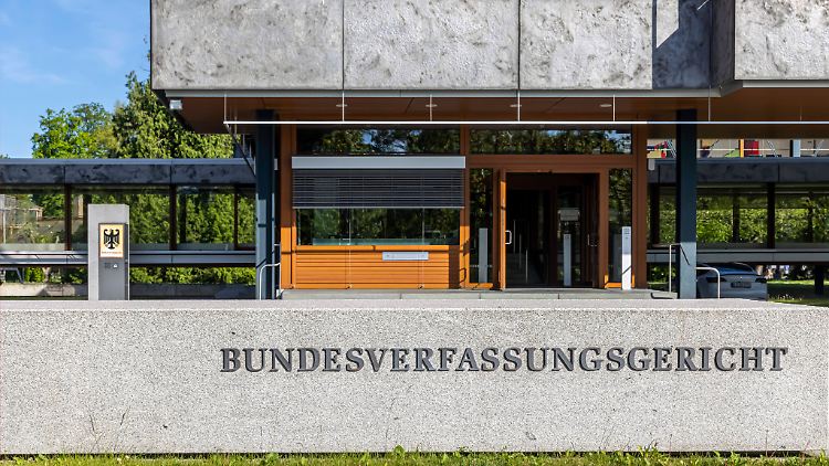 Bereits seit 1951 befasst sich das Bundesverfassungsgericht mit der Auslegung verfassungsrechtlicher Themen zum Schutz von Grundrechten.