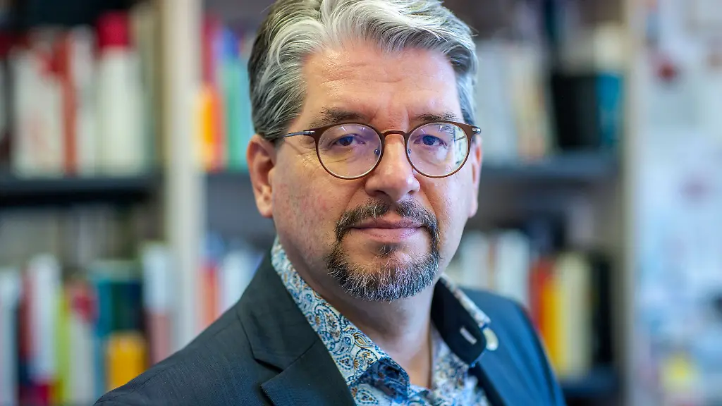 Der-Politikwissenschaftler-Wolfgang-Muno-von-der-Universitaet-Rostock-sieht-wachsende-Probleme-in-der-Folge-von-Direktwahlen-von-Landraeten-Oberbuergermeistern-und-Buergermeistern-Archivbild