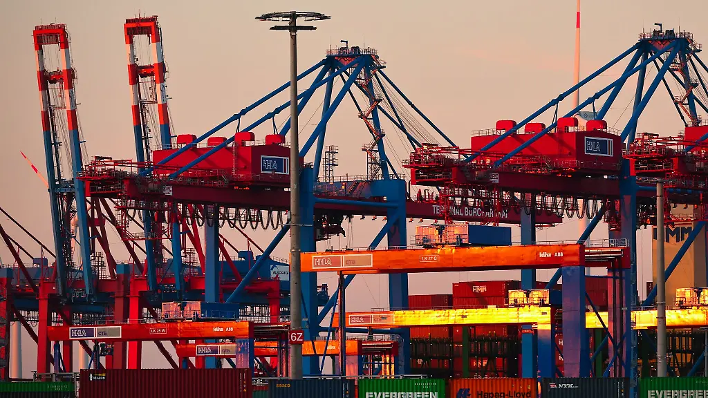 Mit-einer-US-Praesidentin-Harris-koennte-sich-die-deutsche-Wirtschaft-laut-vielen-Experten-schneller-erholen