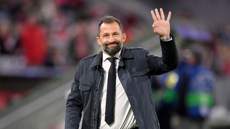Beim Hamburger SV wurde Salihamidzic zum Fußballprofi, spielte danach auch für den FC Bayern, Juventus Turin und den VfL Wolfsburg.