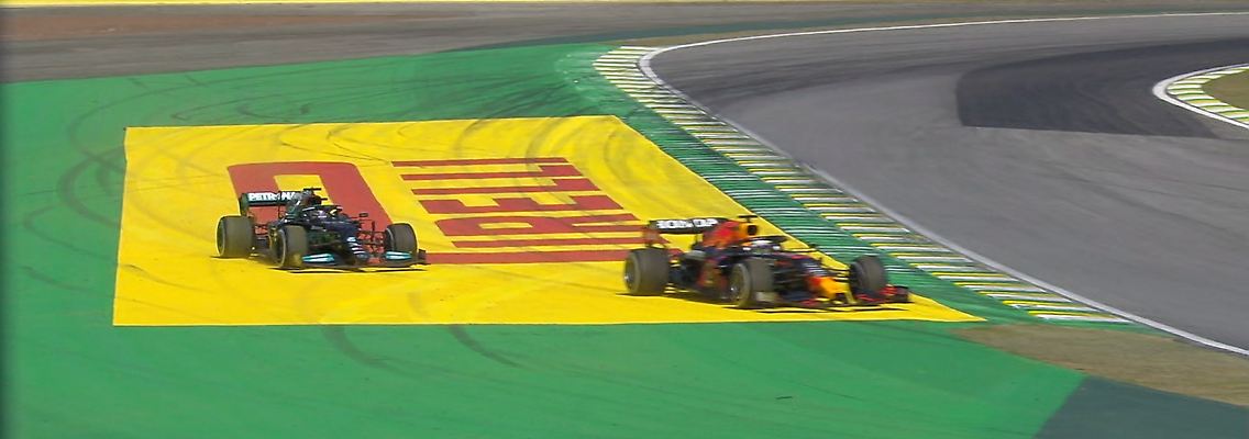 In Runde 48/71 verteidigte Verstappen seine Führung so hart, dass Hamilton und er neben der Strecke landeten.
