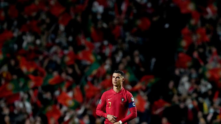 Ronaldo ist bisher fünfmal mit dem Goldenen Ball geehrt worden.