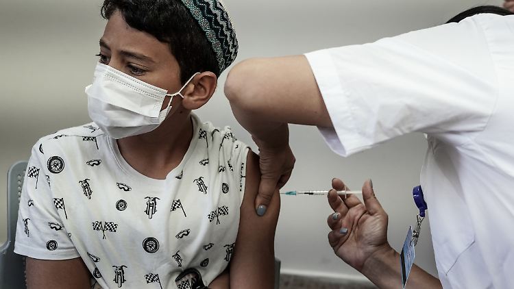 In Israel sollen künftig auch Kinder ab fünf Jahren mit dem Wirkstoff von Biontech und Pfizer geimpft werden. 