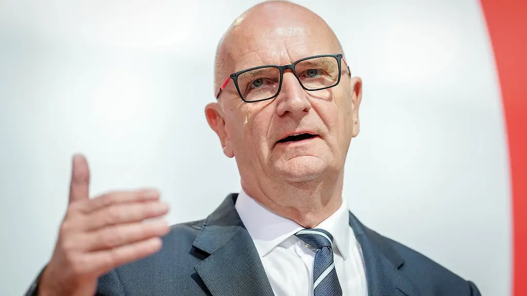 Brandenburgs-SPD-Ministerpraesident-Dietmar-Woidke-dringt-auf-mehr-gegenseitigen-Respekt-im-Landtag-Archivbild