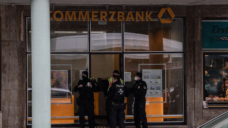 Sowohl Polizei als auch Banken und Versicherer sehen mehrere Ursachen für das Phänomen.