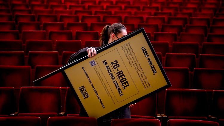 Im Berliner Ensemble galt bereits zuvor die 2G-Regel. Sie greift in Berlin nun in weiten Teilen des öffentlichen Lebens.